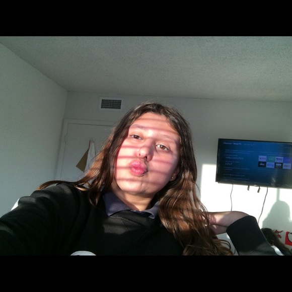 Meet your Posher, Sara sofia - Picture 1 of 1